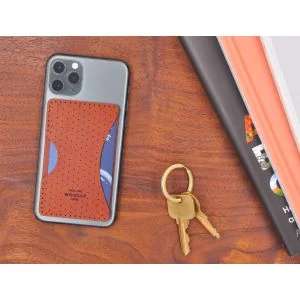 Woolly Made Kortholder Stick-On Phone Perforert Skinn